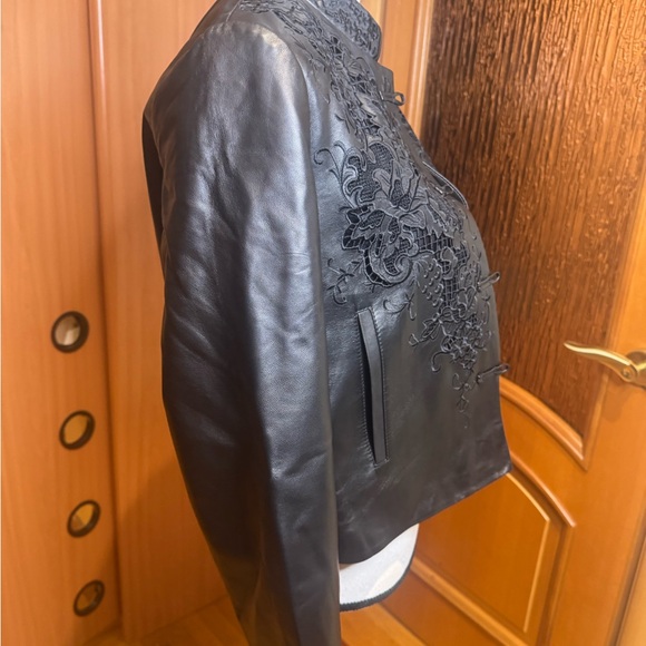 CHANEL black Leather Jacket with Floral Embroidery Sz L - Picture 4 of 12